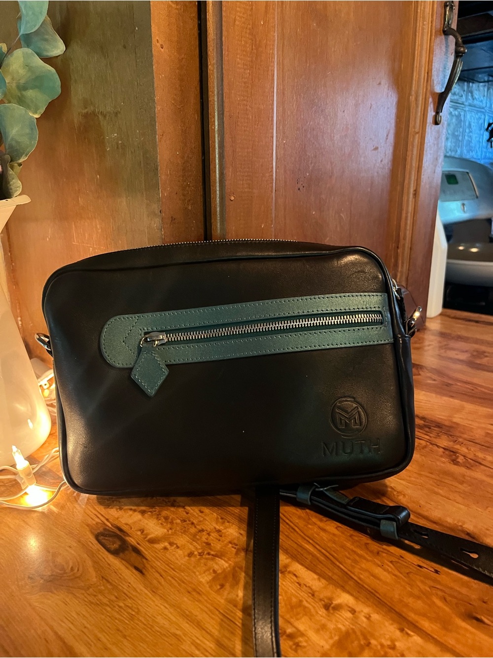 Muth Black & Teal Leather Crossbody Bag